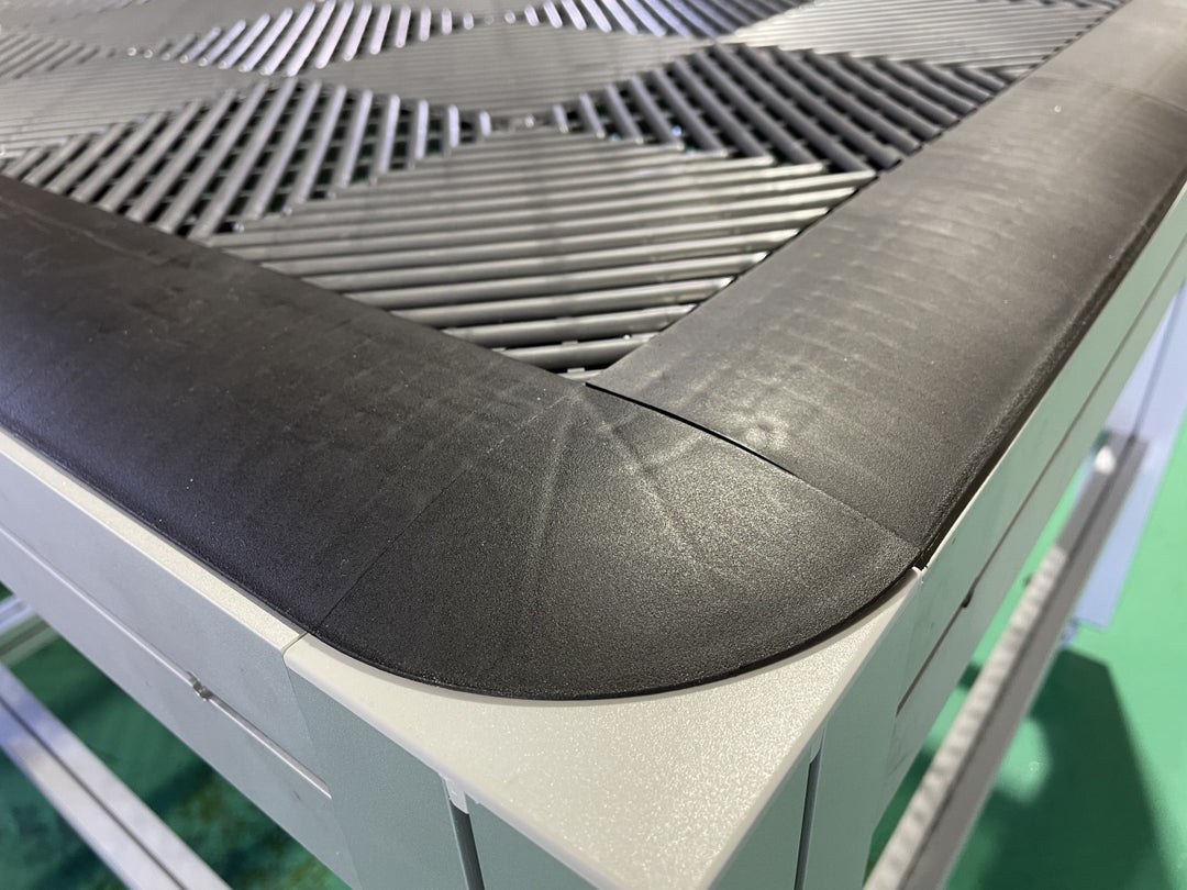 キャスター付きマキシマ作業台 – OCTANORM