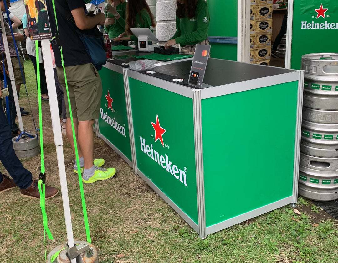 システム展示台 白 – OCTANORM